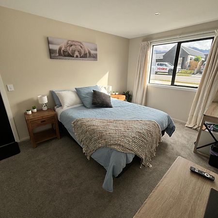 Comfort In Northlake Apartment Wanaka Bagian luar foto